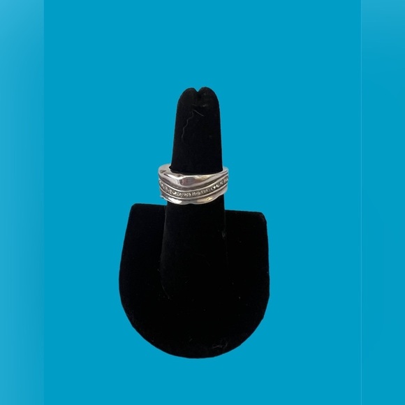 Brighton detail ting with wave pattern.  Silver plated with intertwined crystals - Picture 5 of 7